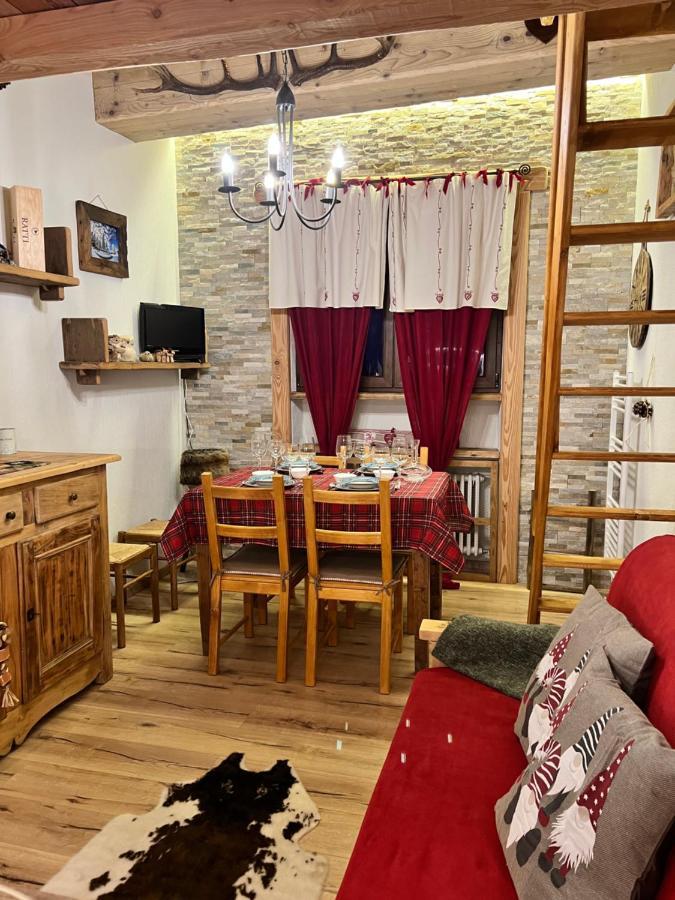 Nido Di Cloe Apartment Sestriere Bagian luar foto