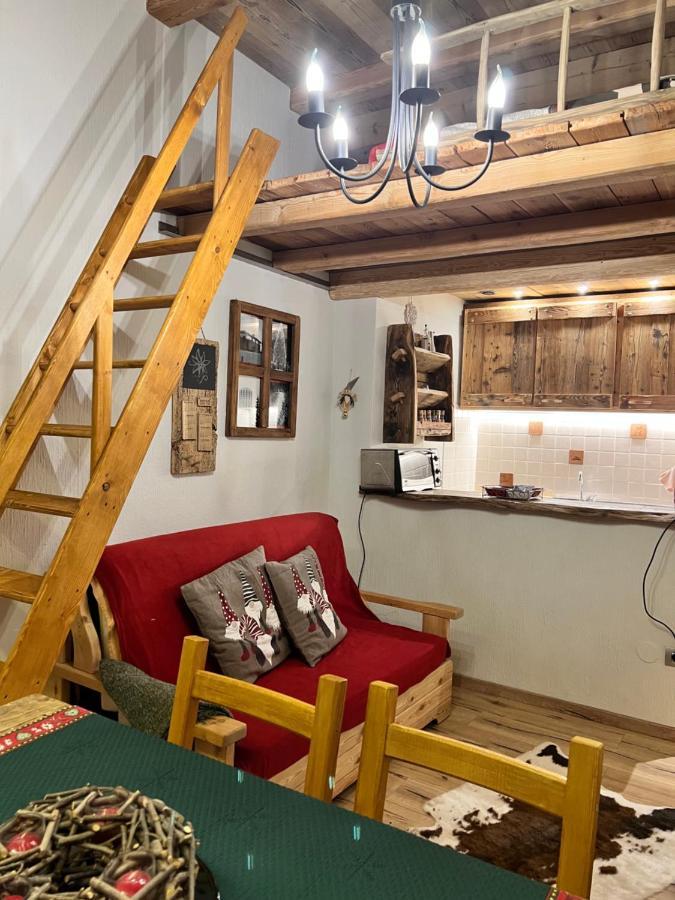 Nido Di Cloe Apartment Sestriere Bagian luar foto